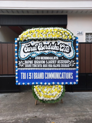 Papan Bunga Duka di Srono